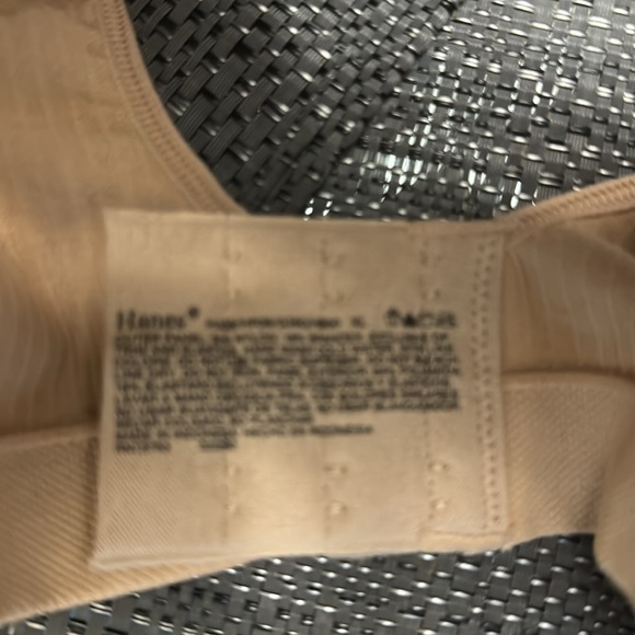 Hanes Perfect Coverage Bra - Picture 3 of 3